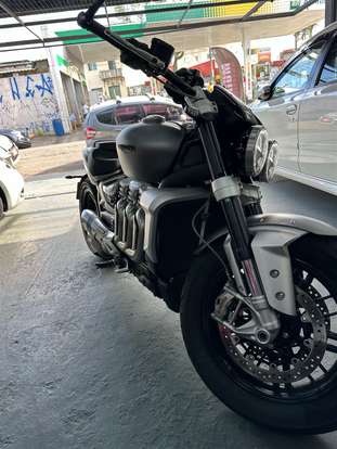 TRIUMPH-ROCKET III R-2022