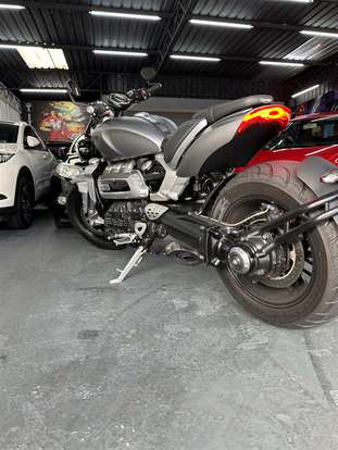 TRIUMPH-ROCKET III R-2022