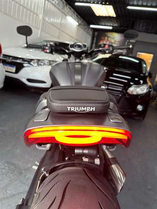 TRIUMPH-ROCKET III R-2022