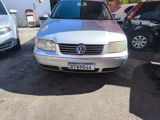 VOLKSWAGEN BORA 2.0 MI 8V GASOLINA 4P AUTOMÁTICO