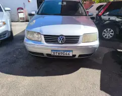 VOLKSWAGEN BORA 2.0 MI 8V GASOLINA 4P AUTOMÁTICO VOLKSWAGEN BORA 2.0 MI 8V GASOLINA 4P AUTOMÁTICO