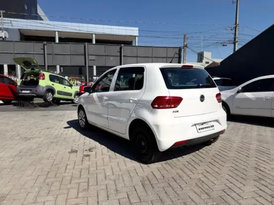 VOLKSWAGEN-FOX-1.0 MPI TRENDLINE 12V FLEX 4P MANUAL VOLKSWAGEN-FOX-2016