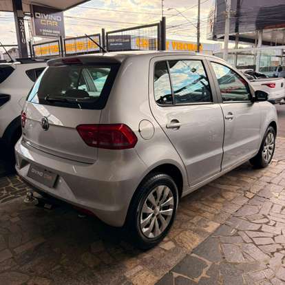 VOLKSWAGEN-FOX-2017