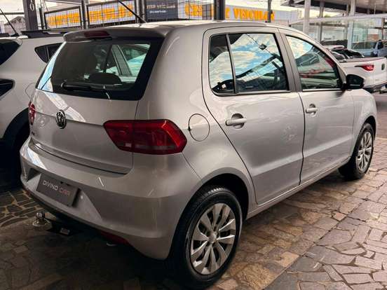 VOLKSWAGEN-FOX-1.0 MPI TRENDLINE 12V FLEX 4P MANUAL VOLKSWAGEN-FOX-2017