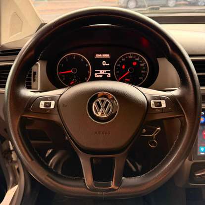 VOLKSWAGEN-FOX-2017