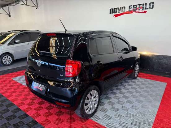 VOLKSWAGEN-FOX-2011