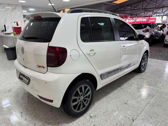 VOLKSWAGEN-FOX-1.6 MI ROCK IN RIO 8V FLEX 4P MANUAL VOLKSWAGEN-FOX-2013