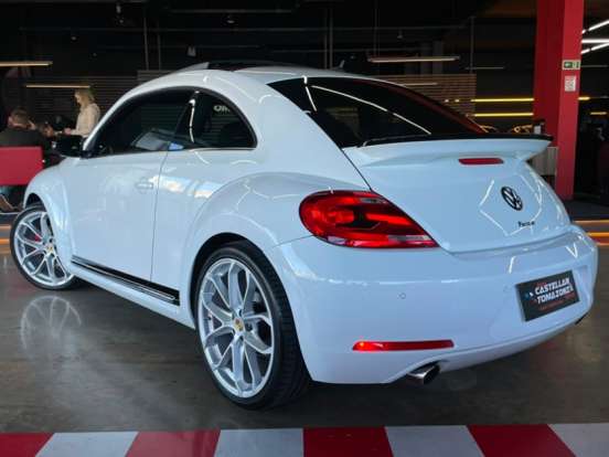 VOLKSWAGEN-FUSCA-2014