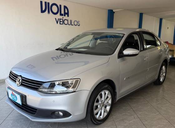 VOLKSWAGEN JETTA 2.0 COMFORTLINE FLEX 4P TIPTRONIC