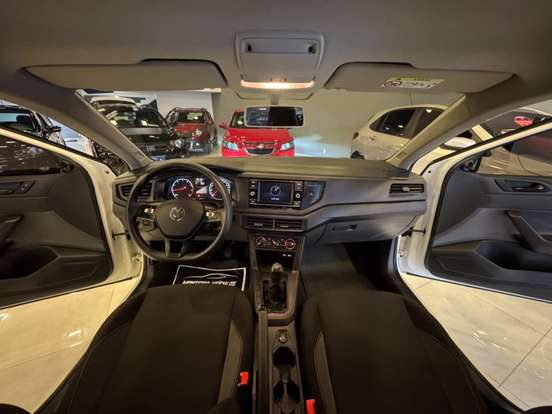 VOLKSWAGEN-POLO-2023