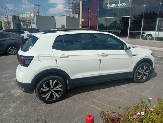 VOLKSWAGEN T-CROSS 1.0 200 TSI TOTAL FLEX COMFORTLINE AUTOMÁTICO