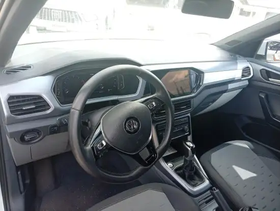 VOLKSWAGEN-T-CROSS-2020