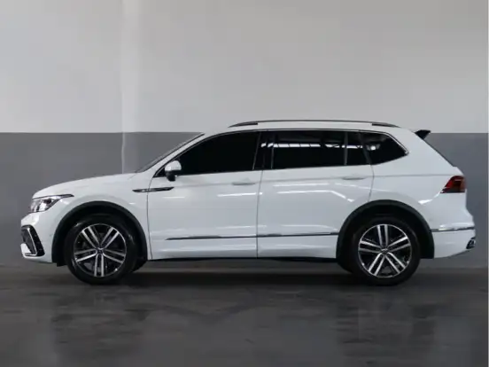VOLKSWAGEN-TIGUAN-2.0 300 TSI GASOLINA ALLSPACE R-LINE AUTOMÁTICO VOLKSWAGEN-TIGUAN-2024