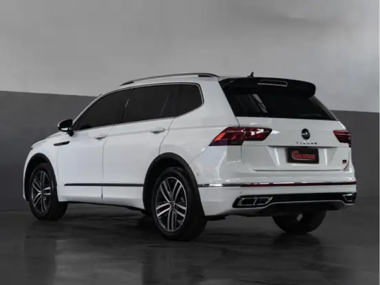 VOLKSWAGEN-TIGUAN-2.0 300 TSI GASOLINA ALLSPACE R-LINE AUTOMÁTICO VOLKSWAGEN-TIGUAN-2024