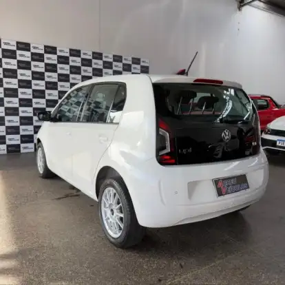 VOLKSWAGEN-UP-2015