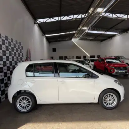 VOLKSWAGEN-UP-2015