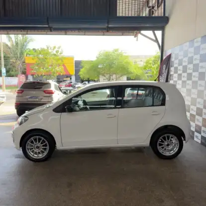 VOLKSWAGEN-UP-2015