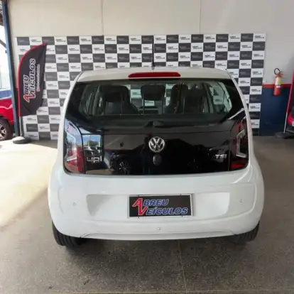 VOLKSWAGEN-UP-2015
