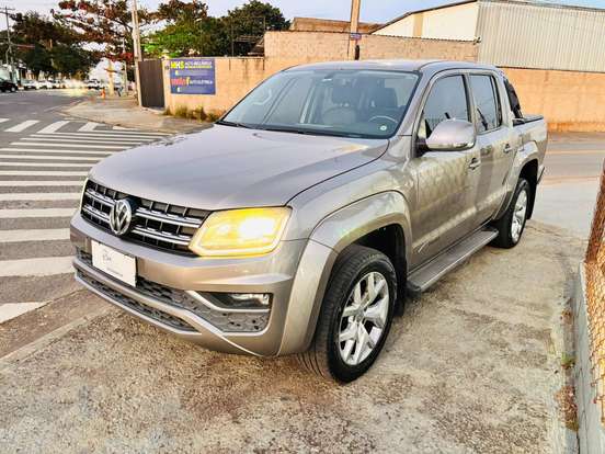 VOLKSWAGEN-AMAROK-2017