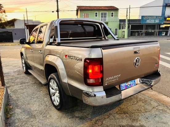 VOLKSWAGEN-AMAROK-2.0 HIGHLINE 4X4 CD 16V TURBO INTERCOOLER DIESEL 4P AUTOMÁTICO VOLKSWAGEN-AMAROK-2017