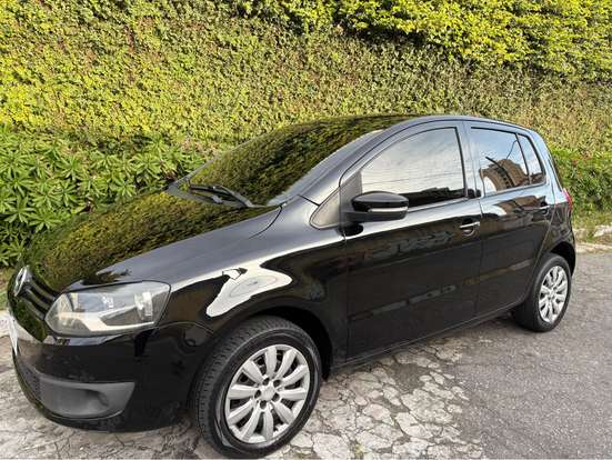 VOLKSWAGEN-FOX-2012