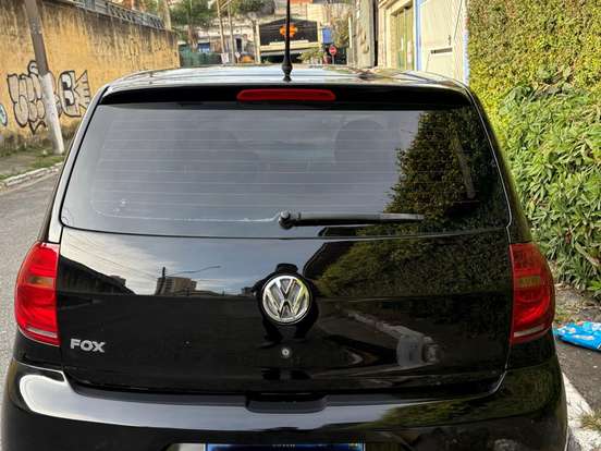 VOLKSWAGEN-FOX-1.0 MI BLACKFOX 8V FLEX 4P MANUAL VOLKSWAGEN-FOX-2012