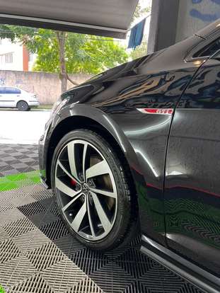 VOLKSWAGEN-GOLF-2018