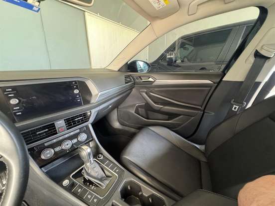 VOLKSWAGEN-JETTA-2018