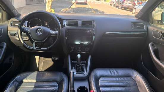 VOLKSWAGEN-JETTA-2014