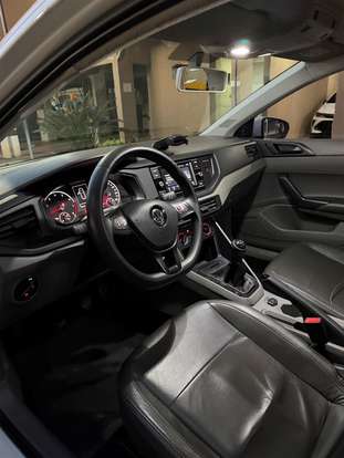 VOLKSWAGEN-POLO-2018