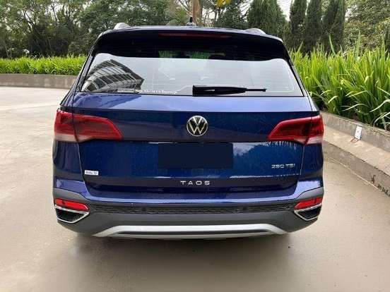 VOLKSWAGEN-TAOS-2023