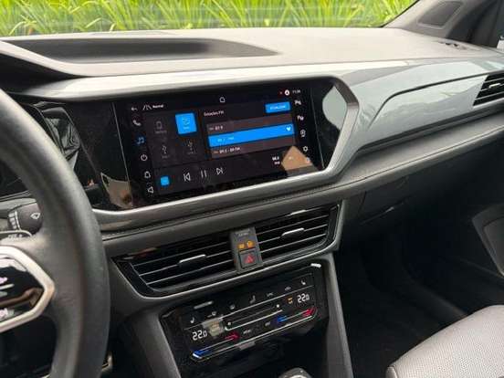 VOLKSWAGEN-TAOS-2023