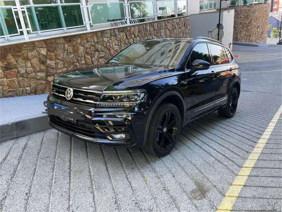 VOLKSWAGEN-TIGUAN-2021