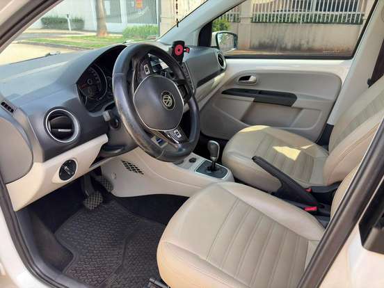 VOLKSWAGEN-UP-1.0 MPI MOVE UP 12V FLEX 4P AUTOMATIZADO VOLKSWAGEN-UP-2017