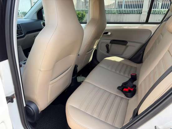 VOLKSWAGEN-UP-1.0 MPI MOVE UP 12V FLEX 4P AUTOMATIZADO VOLKSWAGEN-UP-2017