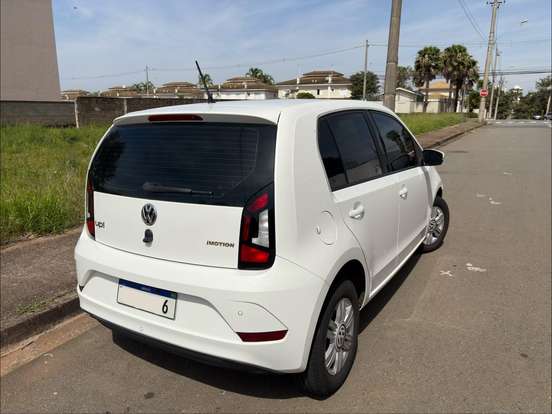 VOLKSWAGEN-UP-1.0 MPI MOVE UP 12V FLEX 4P AUTOMATIZADO VOLKSWAGEN-UP-2017