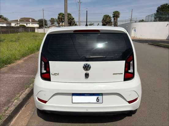 VOLKSWAGEN-UP-1.0 MPI MOVE UP 12V FLEX 4P AUTOMATIZADO VOLKSWAGEN-UP-2017