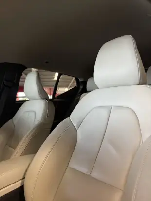 VOLVO-XC40-2022