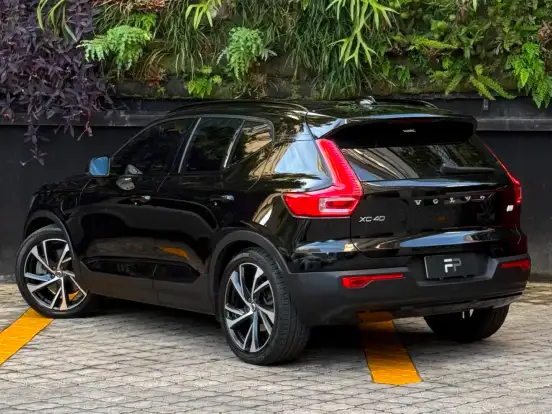 VOLVO-XC40-1.5 T5 RECHARGE R-DESIGN GEARTRONIC VOLVO-XC40-2020