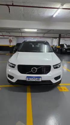 VOLVO-XC40-2019