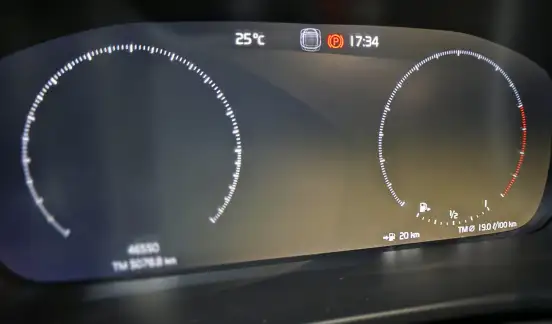 VOLVO-XC40-2019