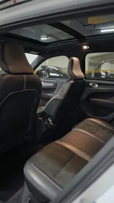 VOLVO-XC40-2019