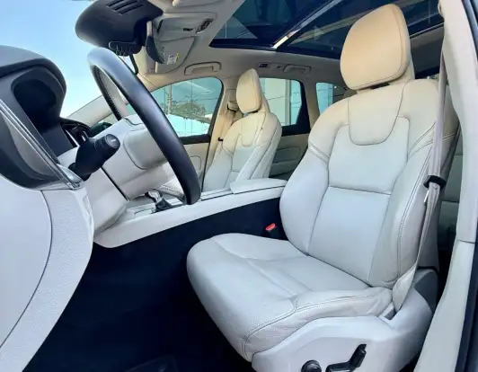 VOLVO-XC60-2020