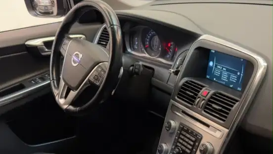 VOLVO-XC60-2016