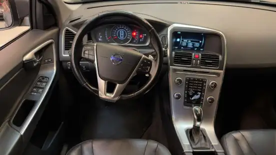 VOLVO-XC60-2016