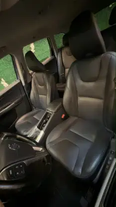 VOLVO-XC60-2016