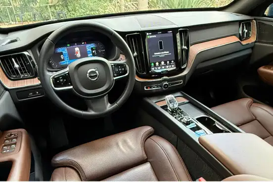 VOLVO-XC60-2023