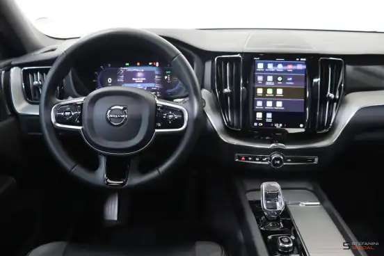 VOLVO-XC60-2022