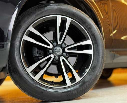 VOLVO-XC60-2.0 T5 GASOLINA MOMENTUM AWD GEARTRONIC VOLVO-XC60-2018