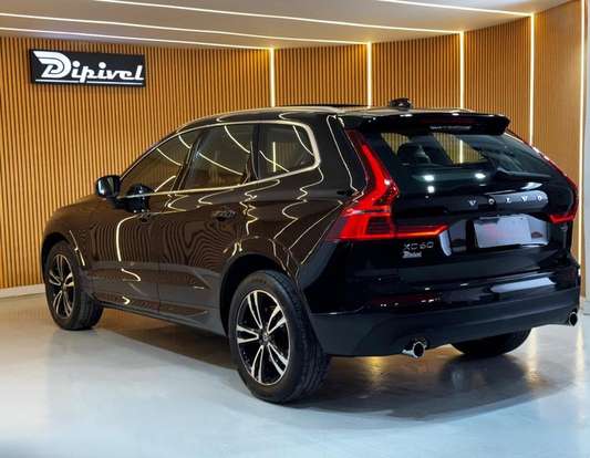 VOLVO-XC60-2018